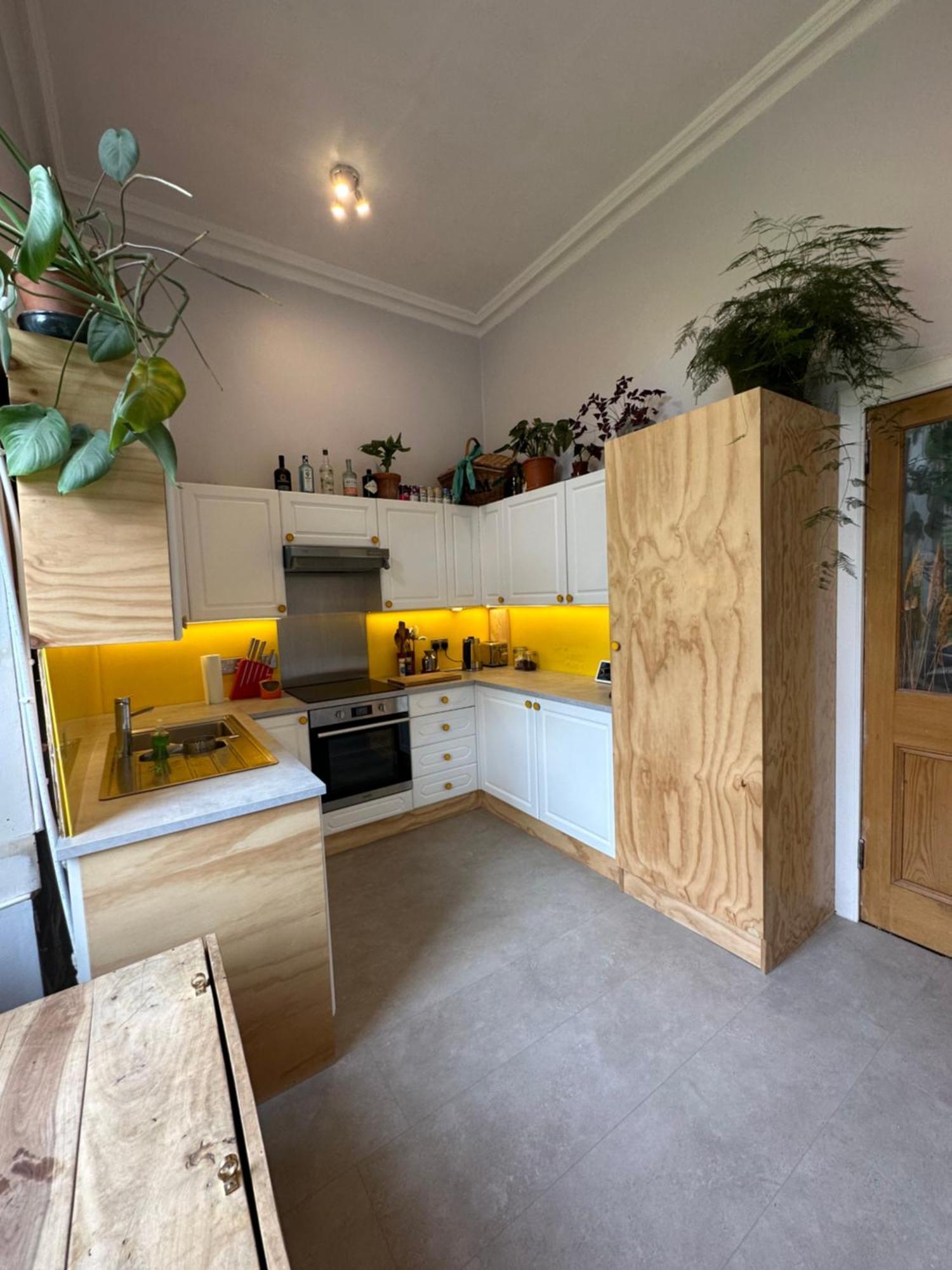 Quirky Apartment In Leith Edinburgh Exterior photo